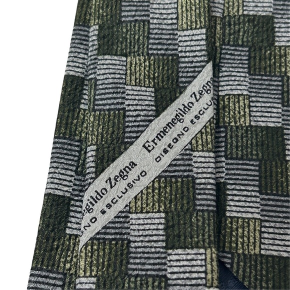 Ermenegildo Zegna Luxury Necktie Tie Vintage 100% Silk Ombre Cubed Pattern EUC - Picture 6 of 10